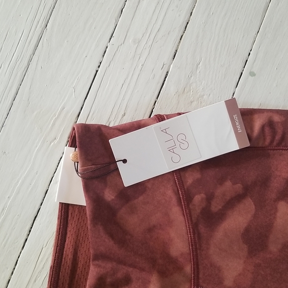 Calia by Carrie Underwood - Picture 2 of 7